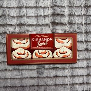 Too Faced Cinnamon Swirl Palette with Rich Shades